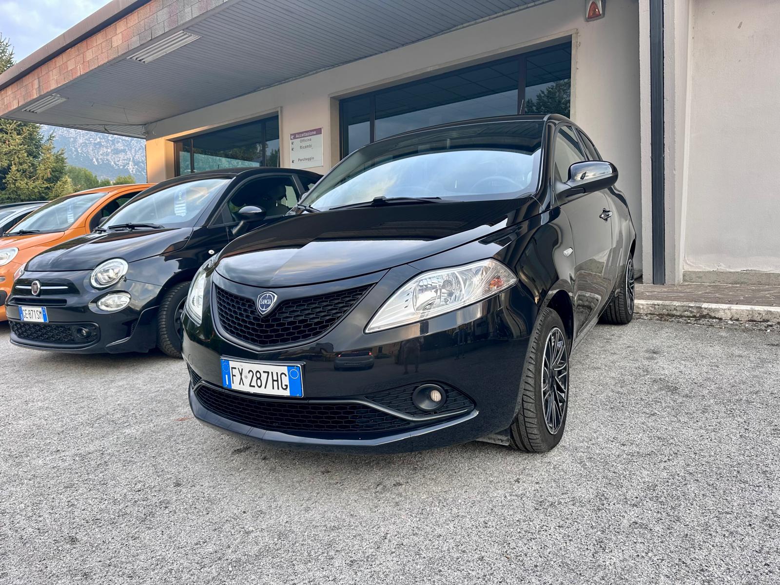 Lancia Ypsilon