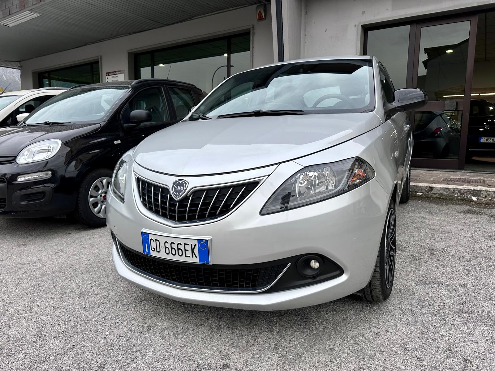 Lancia Ypsilon