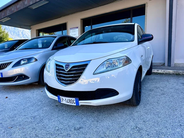 Lancia Ypsilon