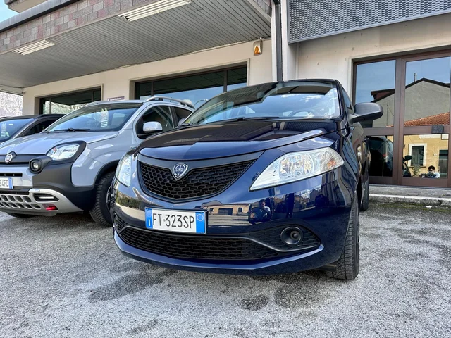 Lancia Ypsilon